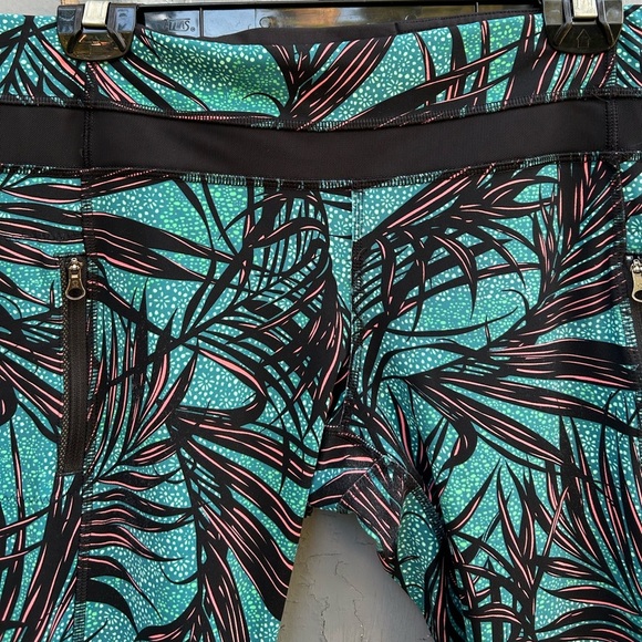 Lululemon Inspire Tight II, size 10 - Picture 9 of 12